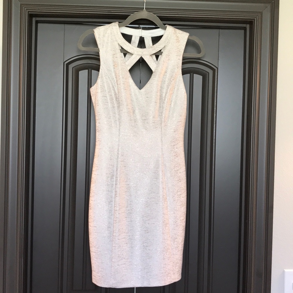 New with tags Guess mini dress in gold and cream